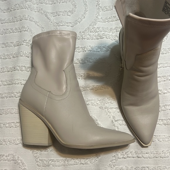 Steve Madden booties bone color - Picture 2 of 5